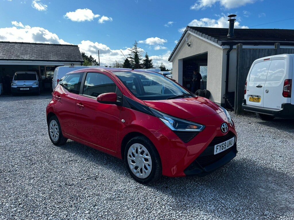Toyota Aygo Hatchback 1.0 Vvt-i X-play 201969 Red