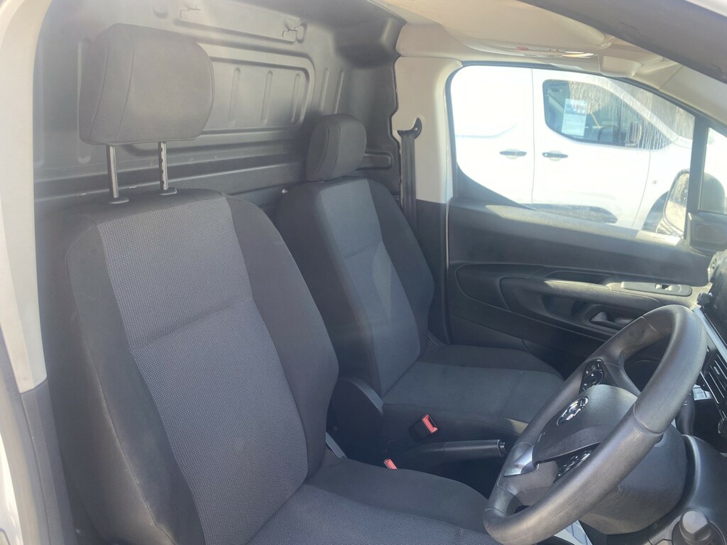 Vauxhall Combo Panel Van 1.6 Turbo D 2300 Sportive 202070 DS70HMA White #3
