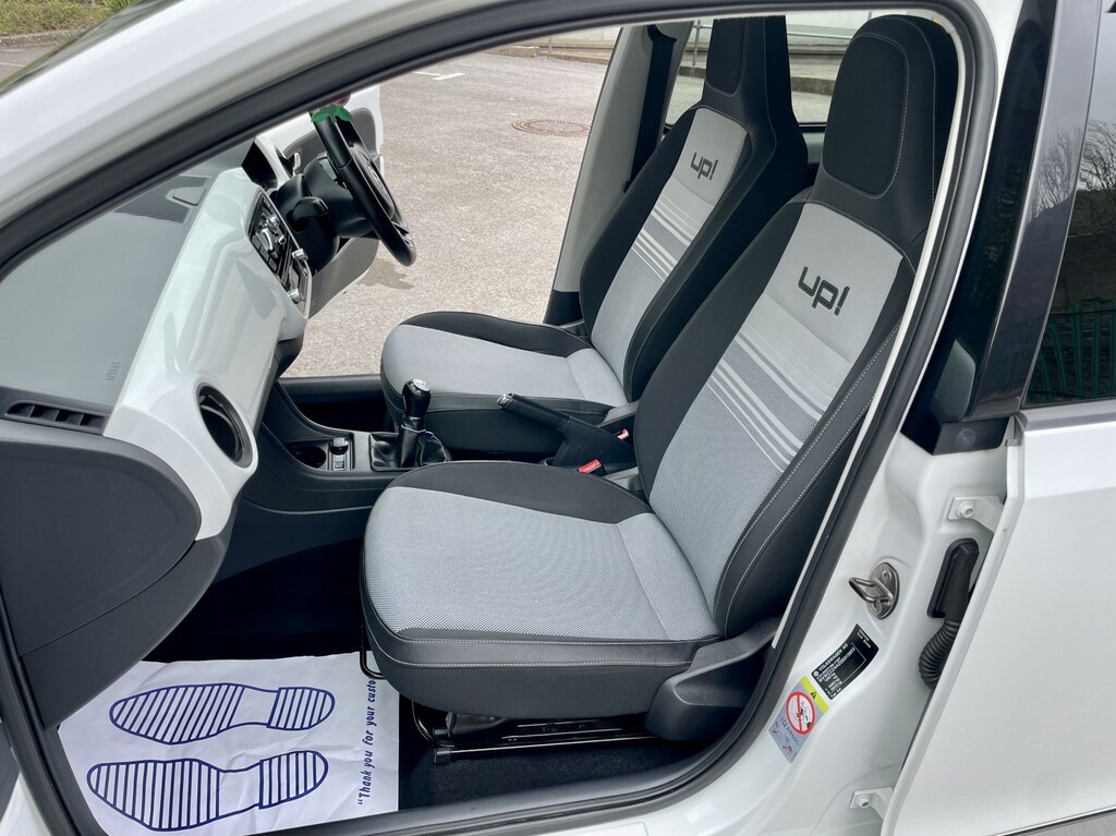 Volkswagen Up Hatchback 1.0 Up White 201262 VO62EHB White #6