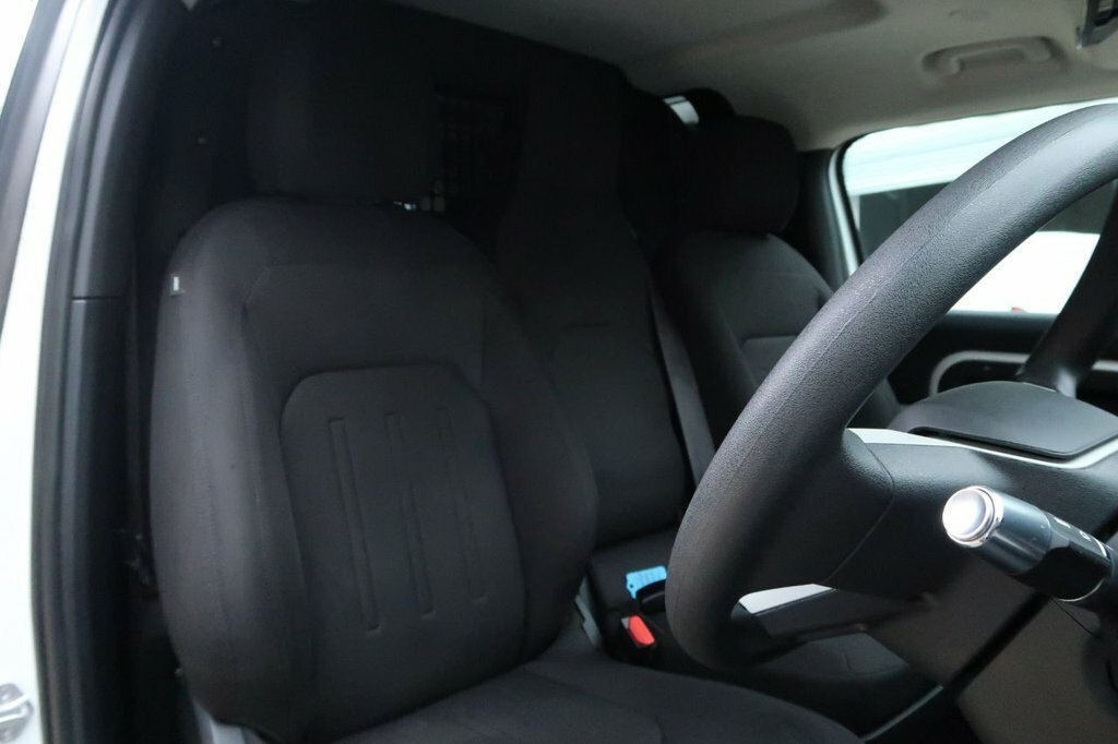Land Rover Defender 3L Null GY71MTJ White #4