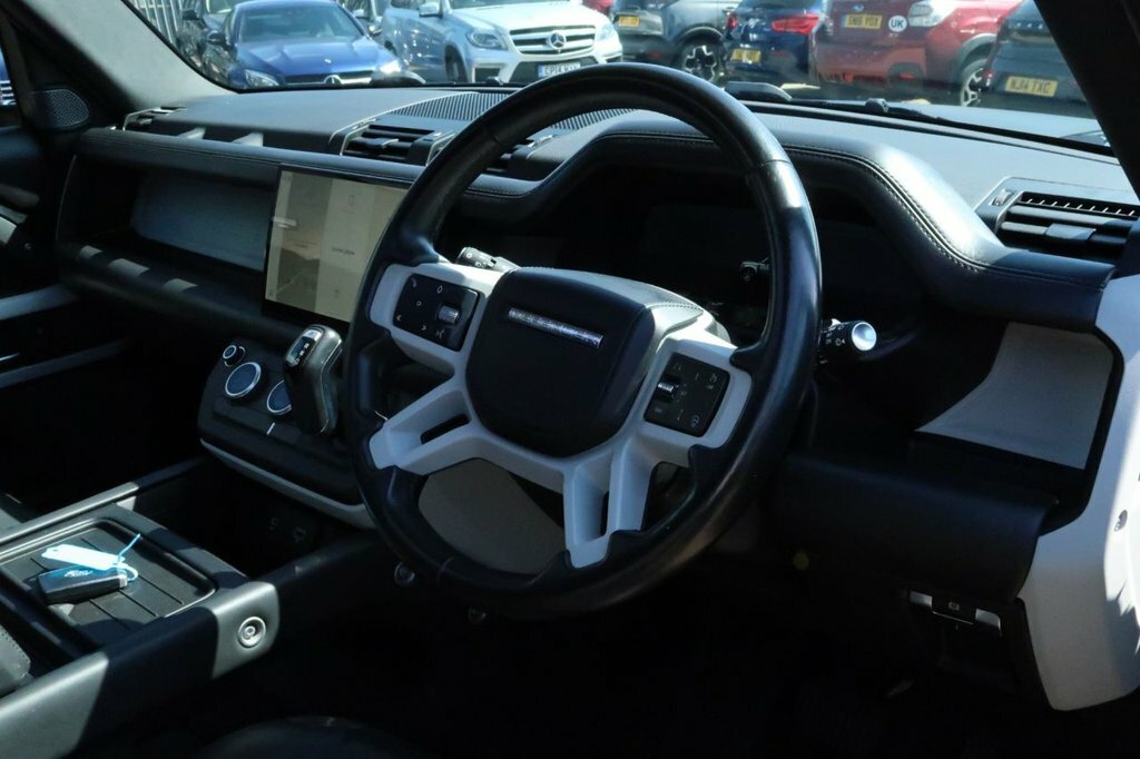 Land Rover Defender 3L Hse YR22DYT Black #6
