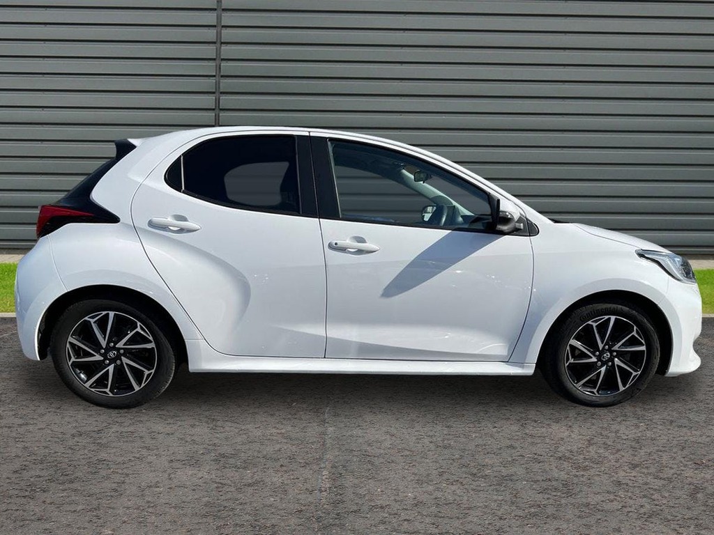 Toyota Yaris 1.5 Vvt-h Design Hatchback Hybrid E Cvt GU23APF White #2