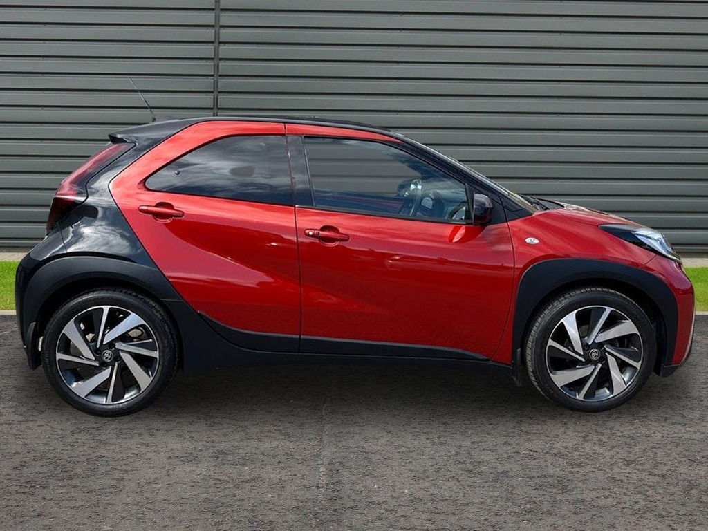 Toyota Aygo X 1.0 Vvt I Exclusive Hatchback GU72AWG Red #2