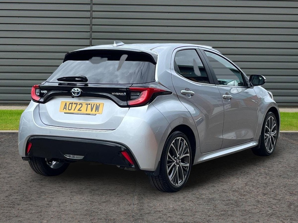 Toyota Yaris 1.5 Vvt-h Excel Hatchback Hybrid E Cvt Silver #3