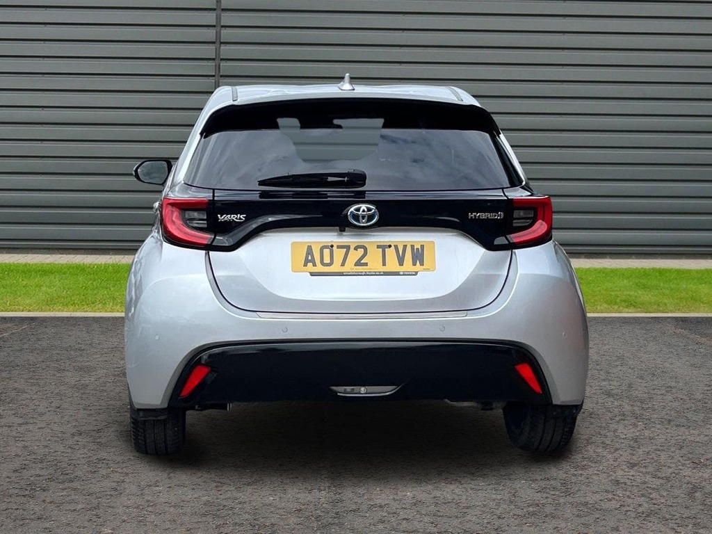 Toyota Yaris 1.5 Vvt-h Excel Hatchback Hybrid E Cvt Silver #4