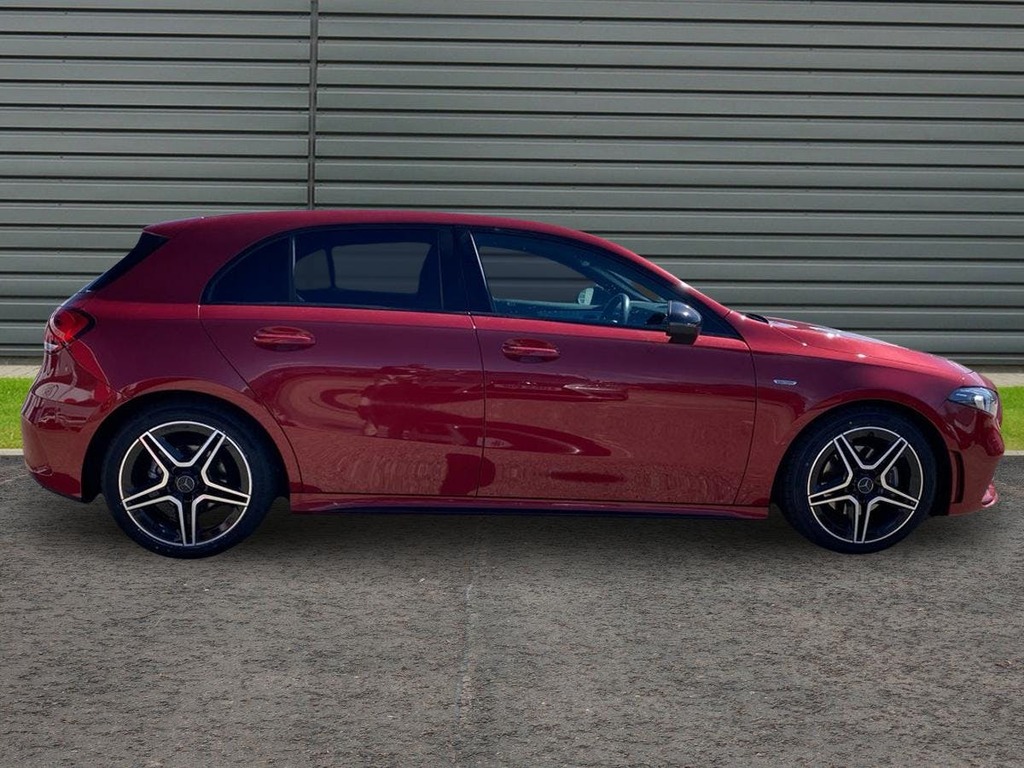 Mercedes-Benz A Class 1.3 A180 Amg Line Edition DK22VXZ Red #2