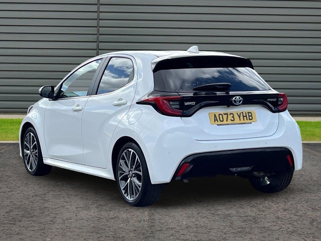 Toyota Yaris 1.5 Vvt-h Excel Hatchback Hybrid E Cvt AO73YHB White #5