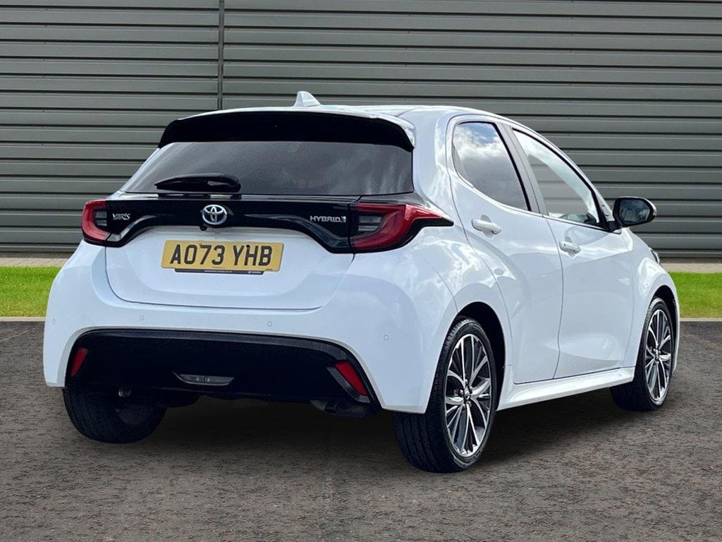 Toyota Yaris 1.5 Vvt-h Excel Hatchback Hybrid E Cvt AO73YHB White #3