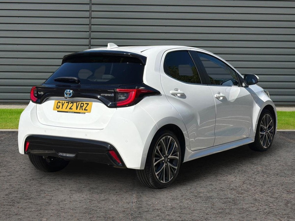 Toyota Yaris 1.5 Vvt-h Excel Hatchback Hybrid E Cvt GY72VRZ White #3