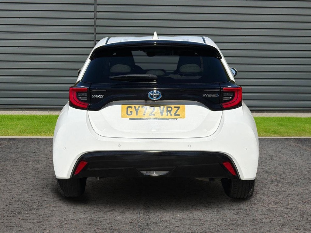 Toyota Yaris 1.5 Vvt-h Excel Hatchback Hybrid E Cvt GY72VRZ White #4