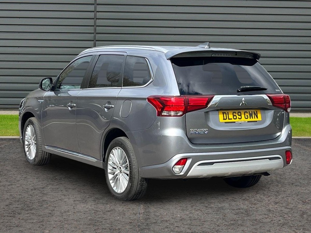 Mitsubishi Outlander 2.4H Twinmotor 13.8Kwh Dynamic Suv Plug Grey #6