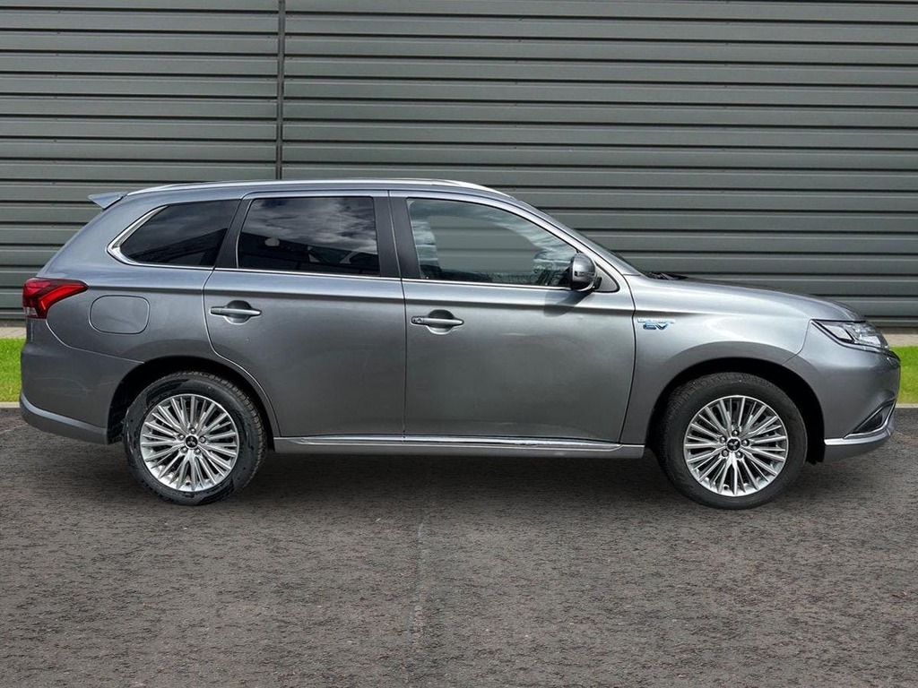 Mitsubishi Outlander 2.4H Twinmotor 13.8Kwh Dynamic Suv Plug Grey #4