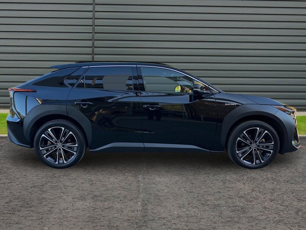 Toyota bZ4X 71.4Kwh Vision Suv GU25YZM Black #2