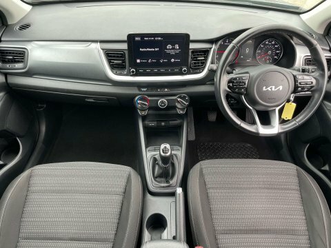 Kia Stonic Suv SL72UEV Grey #2