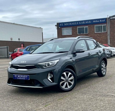 Kia Stonic Suv Grey