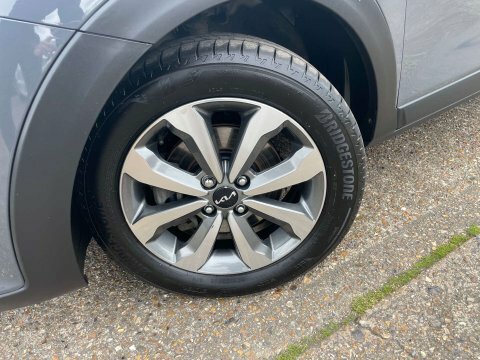 Kia Stonic Suv SL72UEV Grey #3