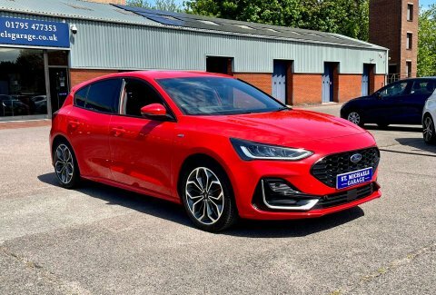 Ford Focus Hatchback MA23VRJ Red #4