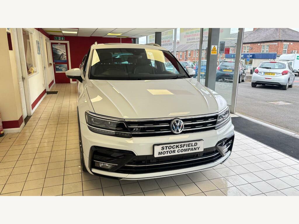 Volkswagen Tiguan 2.0 Tdi R-line Suv  White #3
