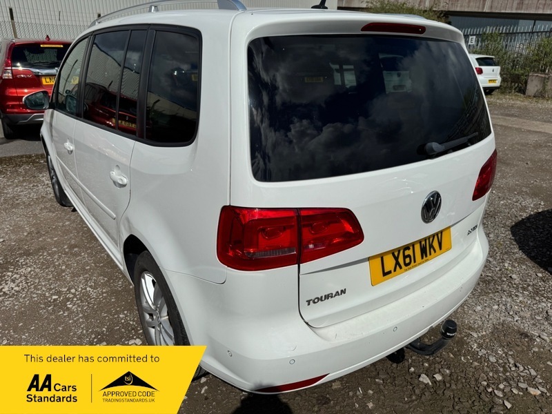 Volkswagen Touran Se Tdi White #4