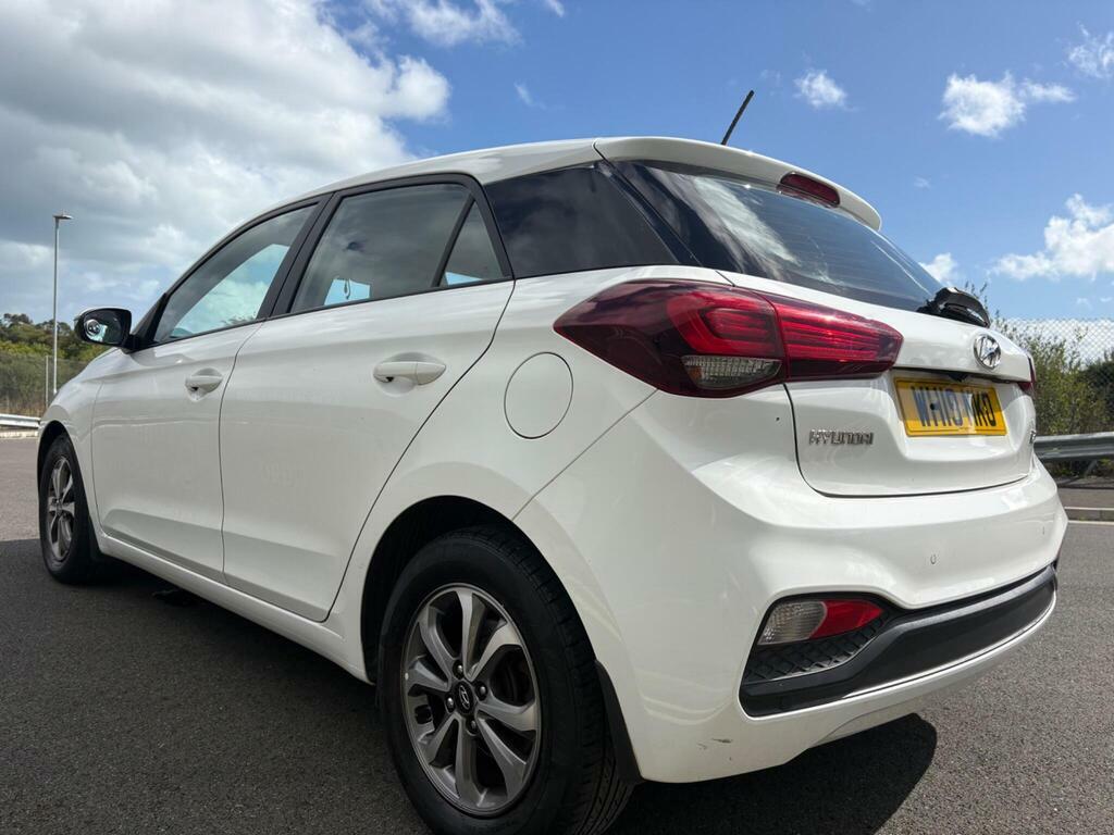 Hyundai I20 1.2 Se Launch Edition Euro 6 S S WH19NKO White #3
