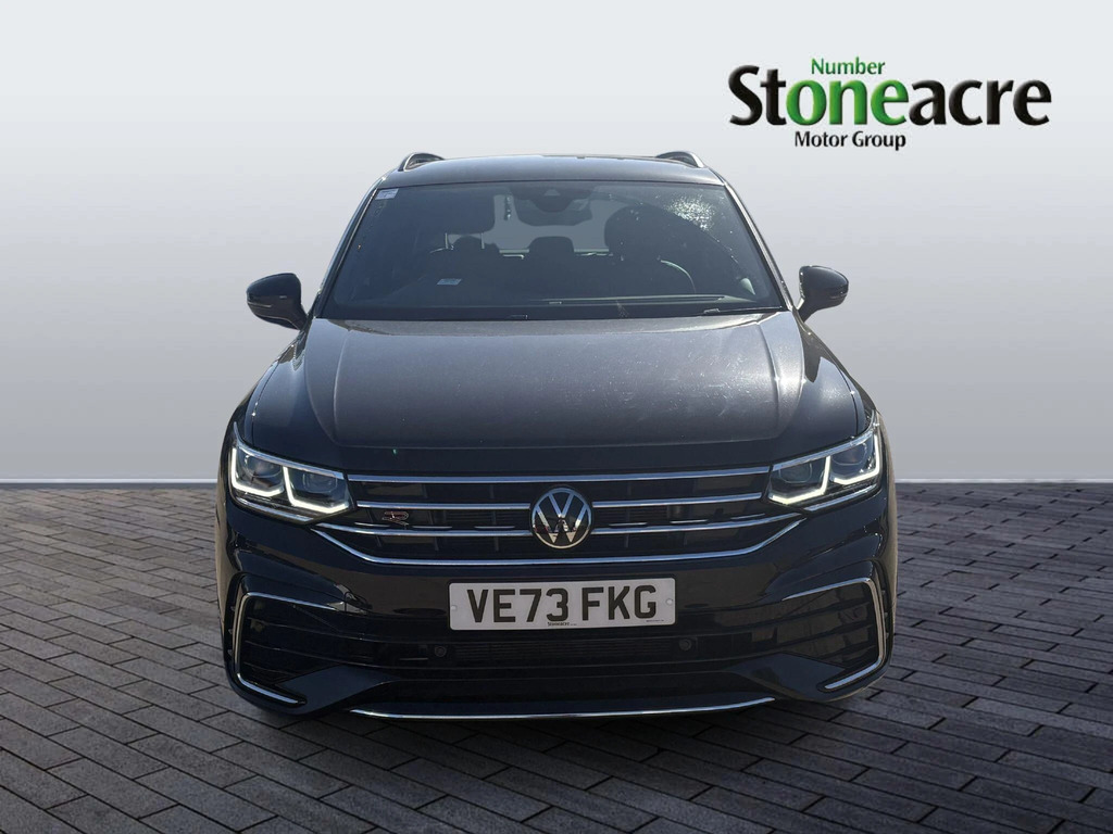 Volkswagen Tiguan 1.5 Tsi R-line Edition Dsg Euro 6 Ss VE73FKG Black #2