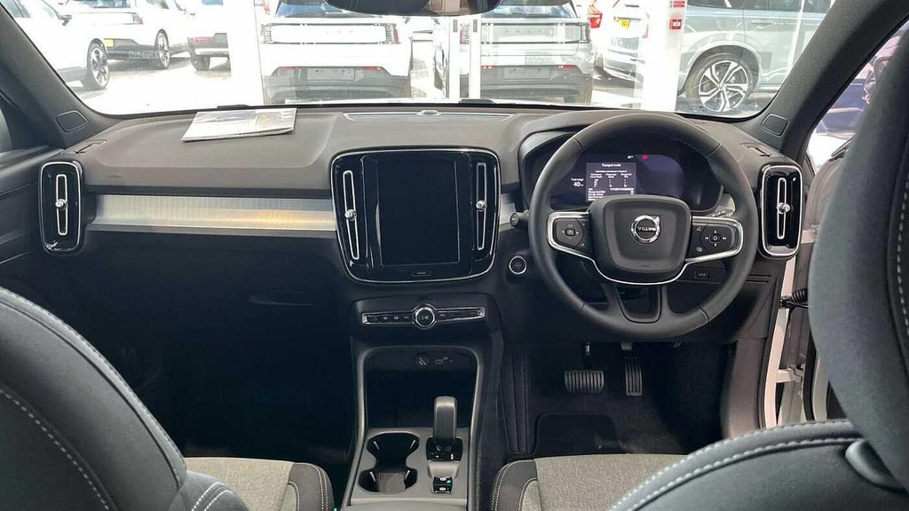 Volvo XC40 Core B3 163 Hp NU75AZO #5
