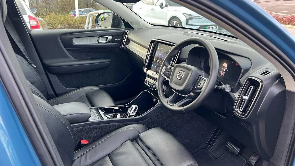 Volvo XC40 2.0 B3 Mhev Ultra Dark Dct Euro 6 Ss RA74KHW #4
