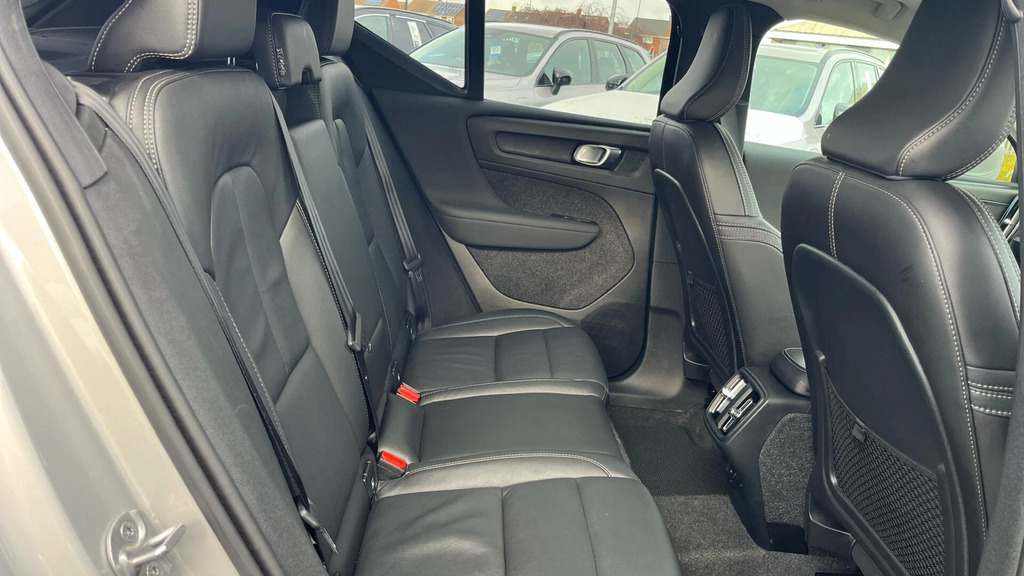 Volvo XC40 2.0 B3 Mhev Ultra Bright Dct Euro 6 Ss RV25XWW #6