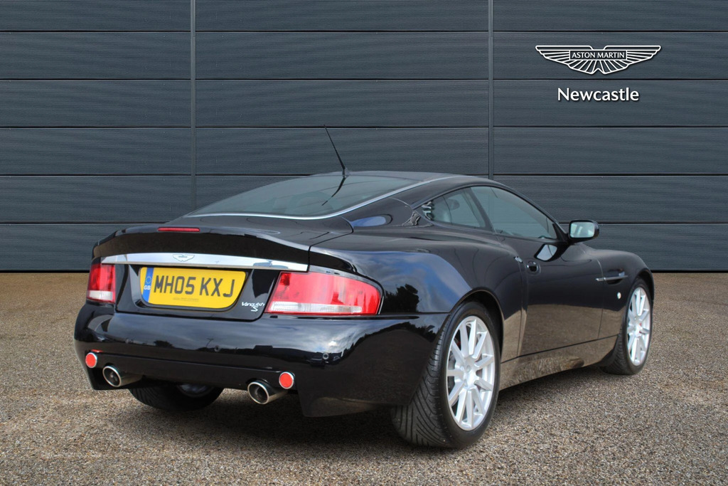 Aston Martin Vanquish 5.9 S Green #8