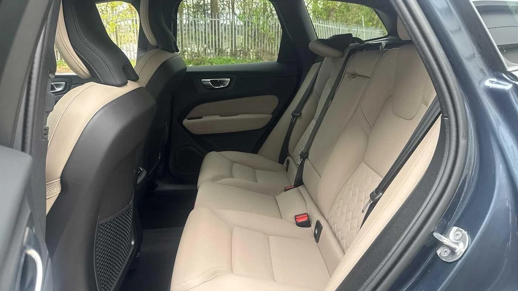 Volvo XC60 2.0 B5 Mhev Plus Pro Awd Euro 6 Ss OY75WEP  #6