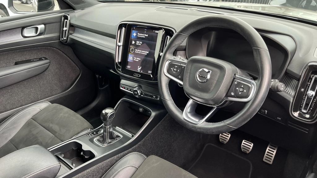 Volvo XC40 R-design T3 163 Hp NA22WFB #4