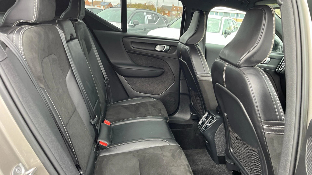 Volvo XC40 R-design T3 163 Hp NA22WFB #6