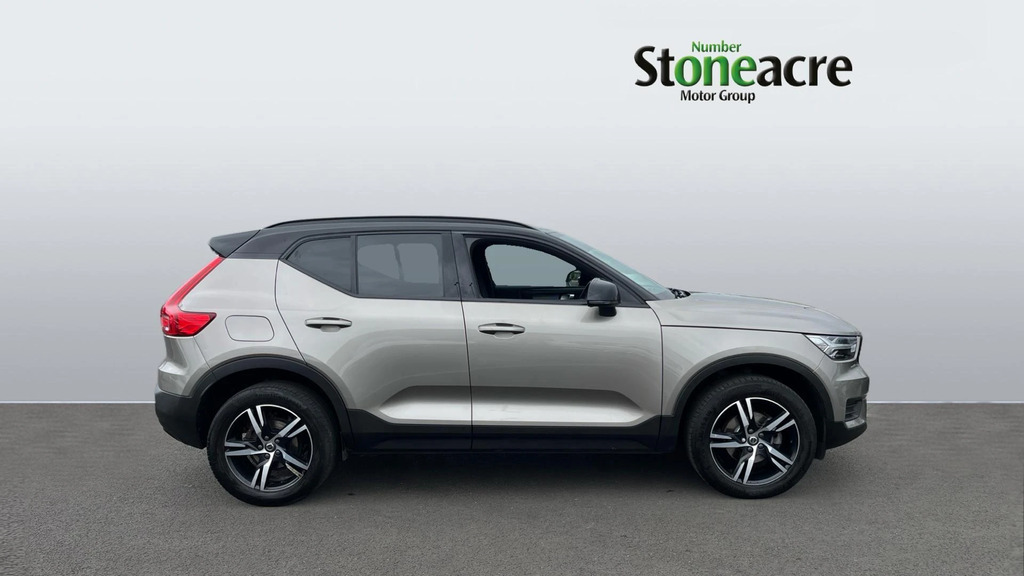 Volvo XC40 R-design T3 163 Hp NA22WFB #3