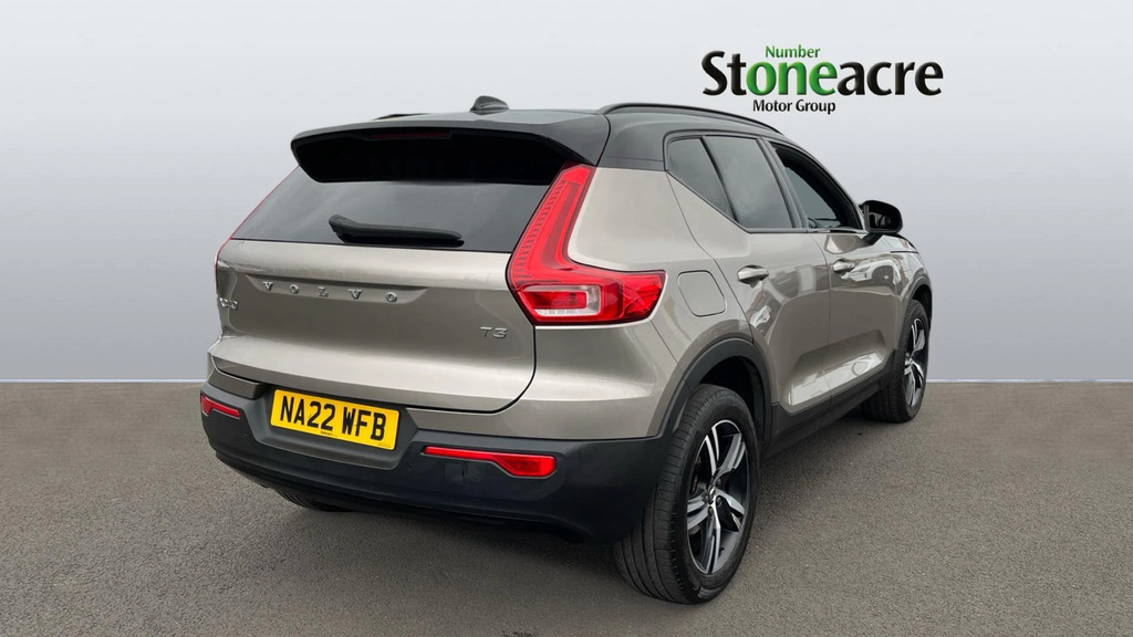 Volvo XC40 R-design T3 163 Hp NA22WFB #2
