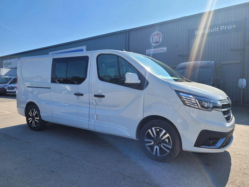 Renault Trafic 2.0 Dci Blue 30 Extra Sport Crew Van Lwb Euro 6 S