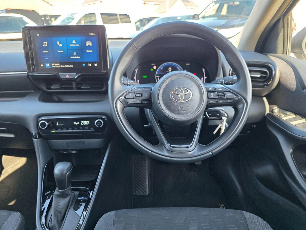 Toyota Yaris 1.5 Hybrid Design NV24JNN #6
