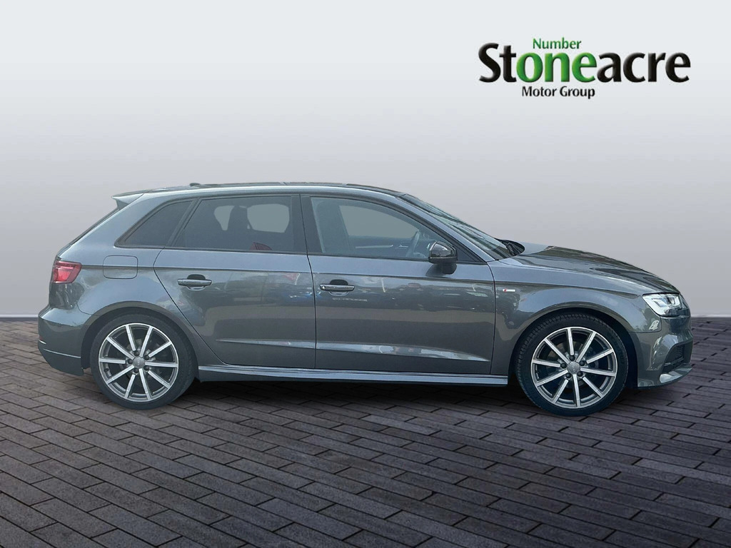 Audi A3 1.5 Tfsi Black Edition KR69UZO Grey #2