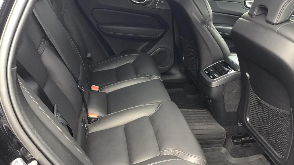 Volvo XC60 Ultimate Dark B5 250 Hp FY24ZXK #6
