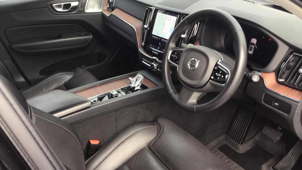 Volvo XC60 Ultimate Dark B5 250 Hp FY24ZXK #4