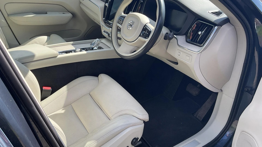 Volvo XC60 2.0 B5p 250 Inscription Pro YS70DNV #4