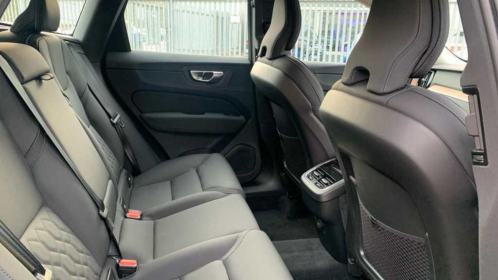Volvo XC60 2.0 B5 Mhev Plus Awd Euro 6 Ss NL26HVA #6