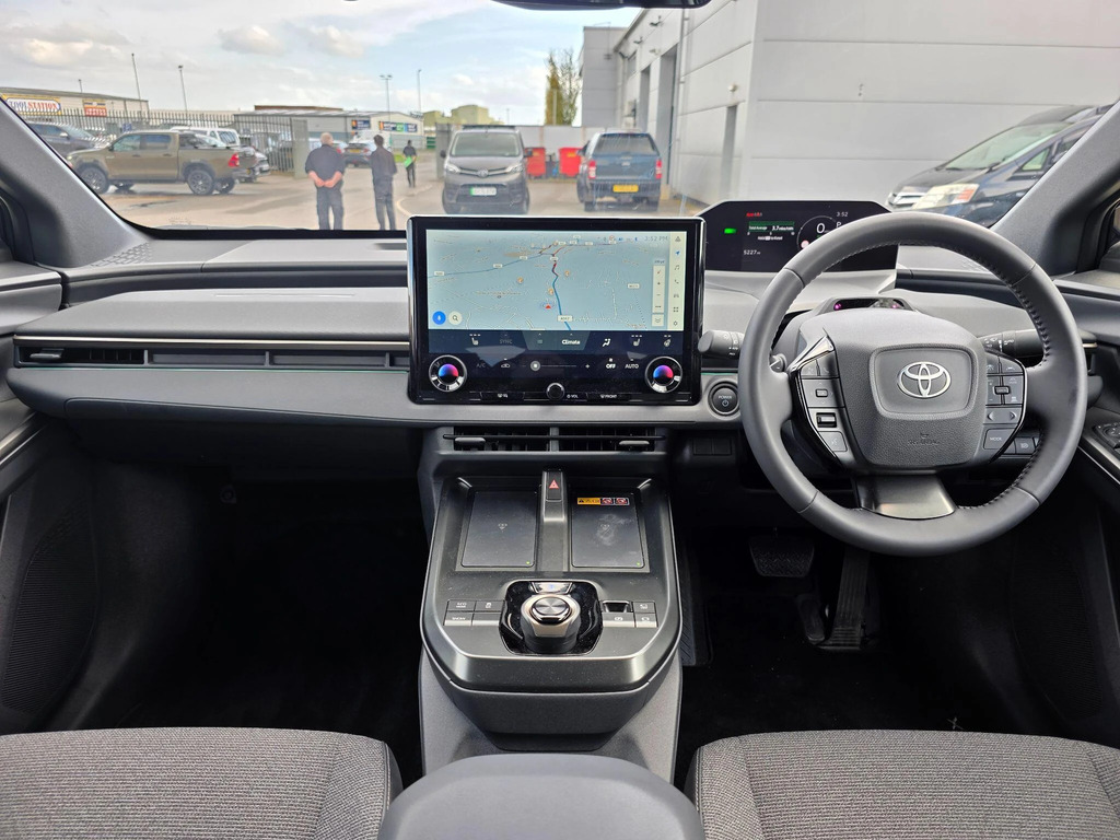 Toyota bZ4X 73.1Kwh Design NU75UBR  #5
