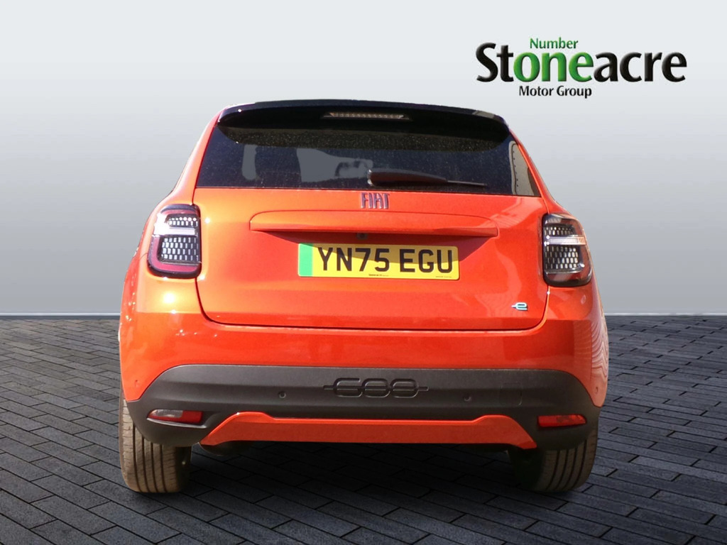 Fiat 600e New Fiat 600E La Prima 54Kwh 154Hp  #3