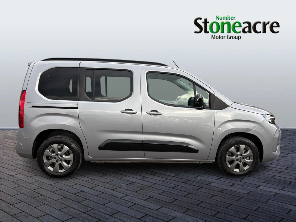 Vauxhall Combo-e Life 52Kwh Ultimate VE74TXU  #2