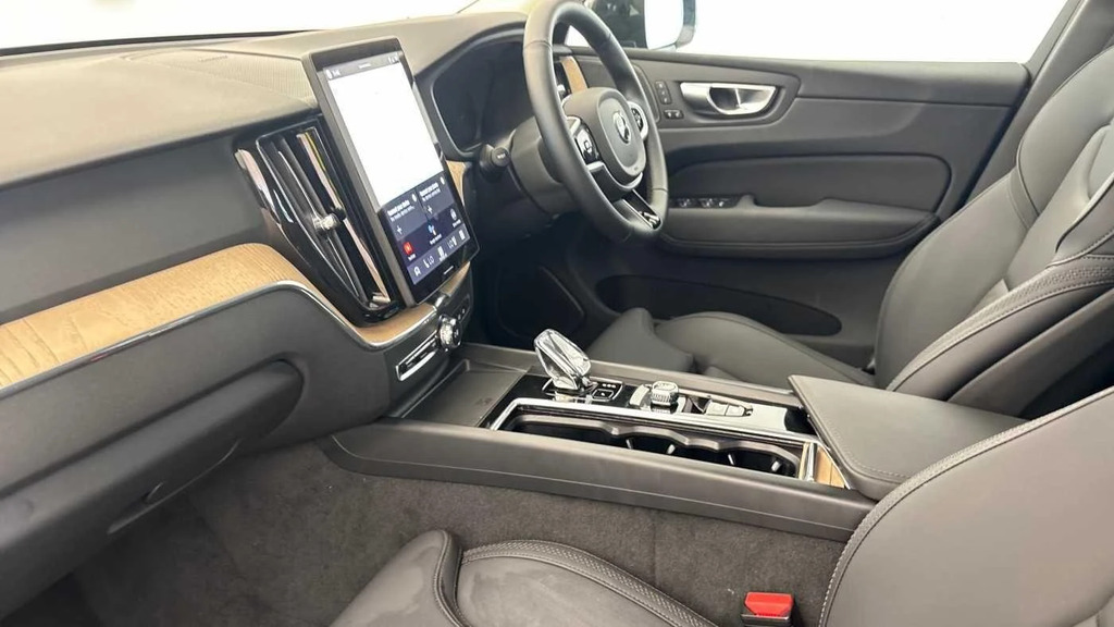 Volvo XC60 2.0 B5 Mhev Plus Awd Euro 6 Ss NA26LCN #6