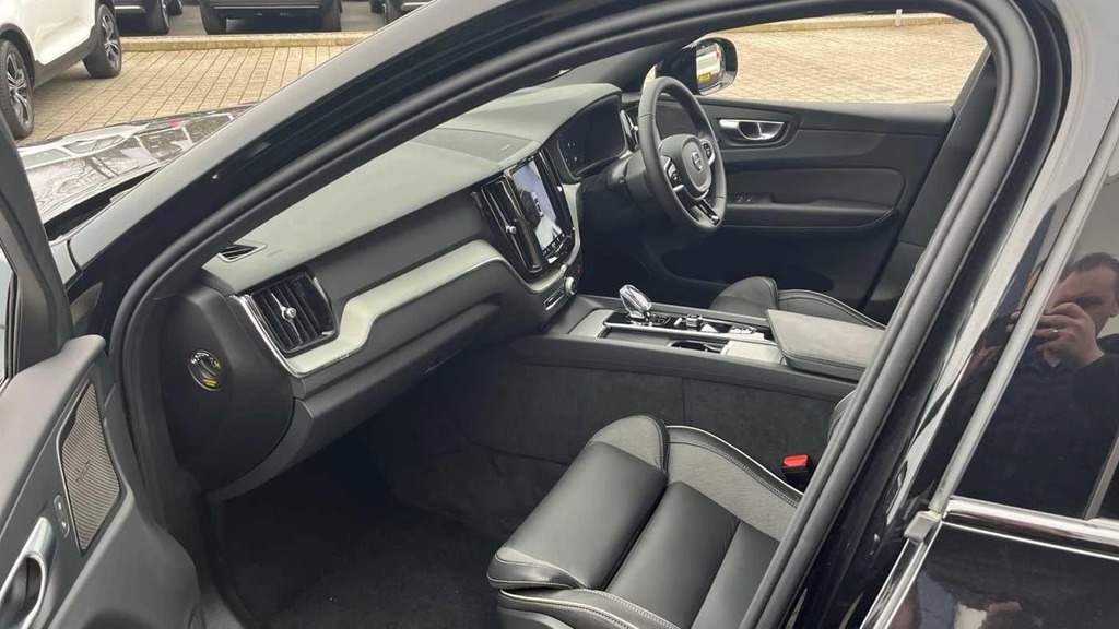 Volvo XC60 2.0 B5 Mhev Plus Black Edition Awd Euro 6 S ND26KNG #4