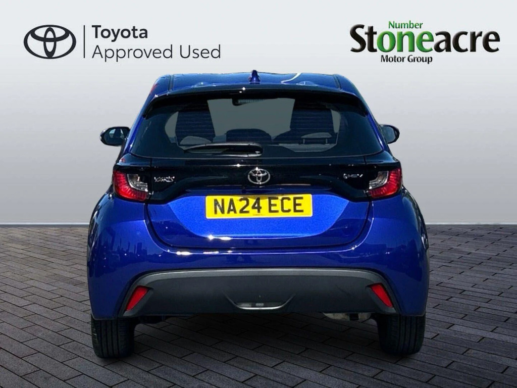 Toyota Yaris 1.5 Hybrid Icon NA24ECE #4