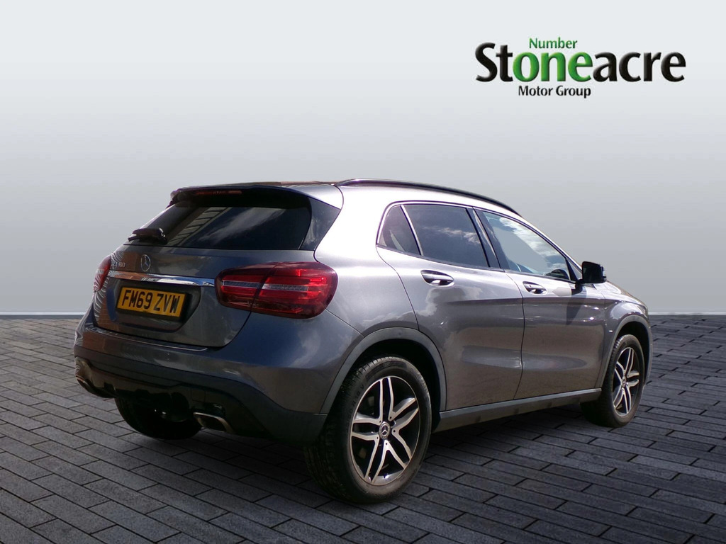 Mercedes-Benz GLA Class 1.6 Gla180 Urban Edition Euro 6 Ss FM69ZVW #2