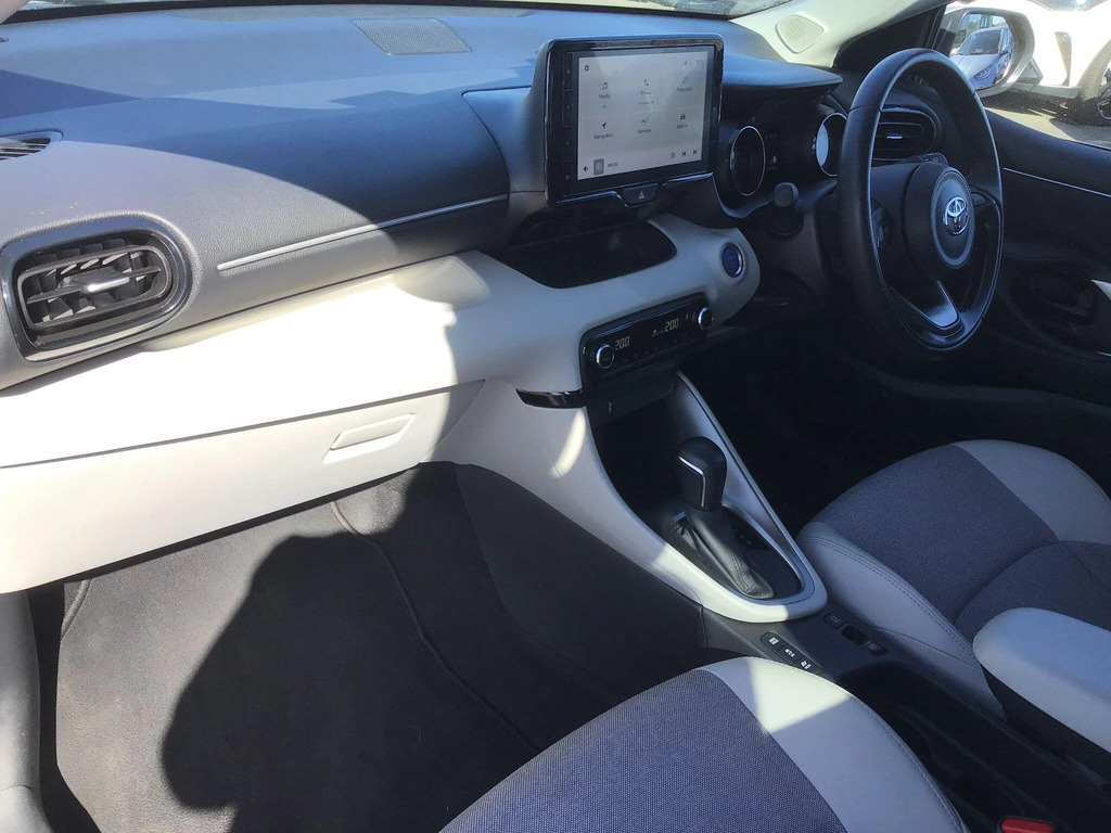 Toyota Yaris 1.5 Hybrid Excel LV23ETZ #5