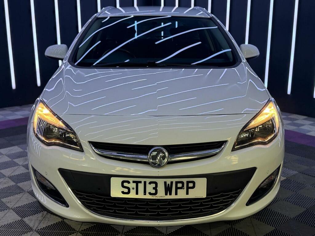 Vauxhall Astra 1.6 16V Sri Sports Tourer Euro 5 White #3